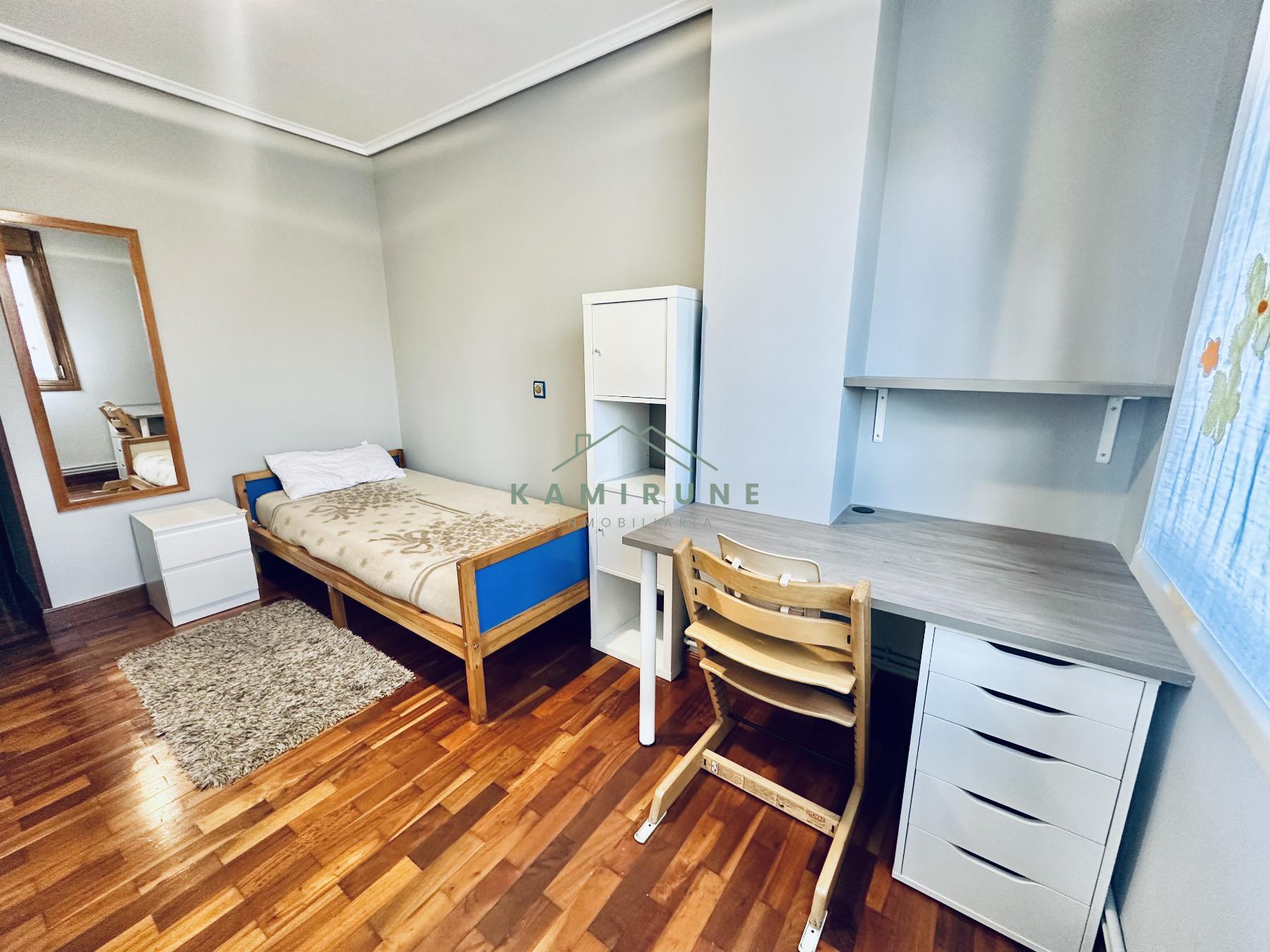 For sale of flat in Basauri
