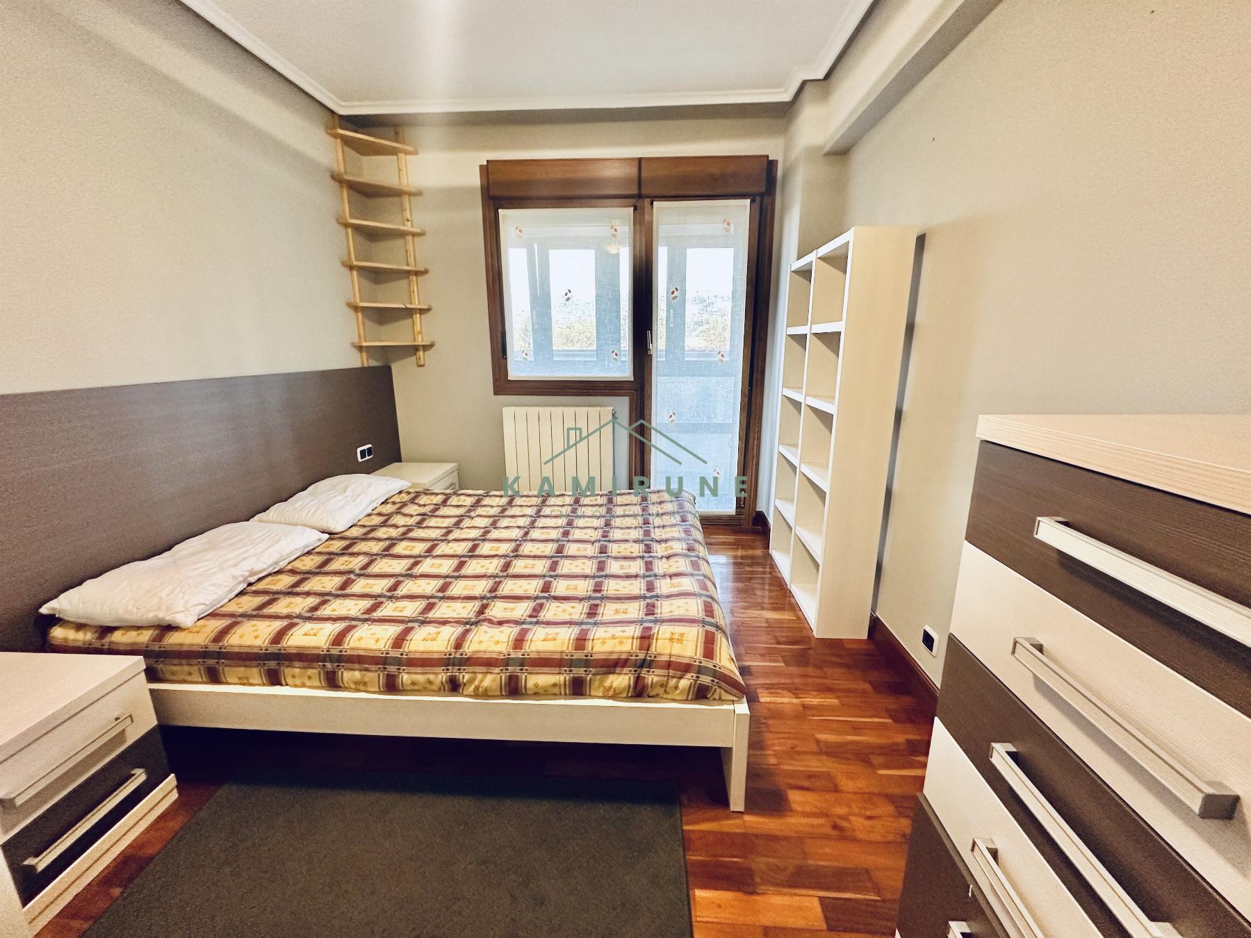 For sale of flat in Basauri