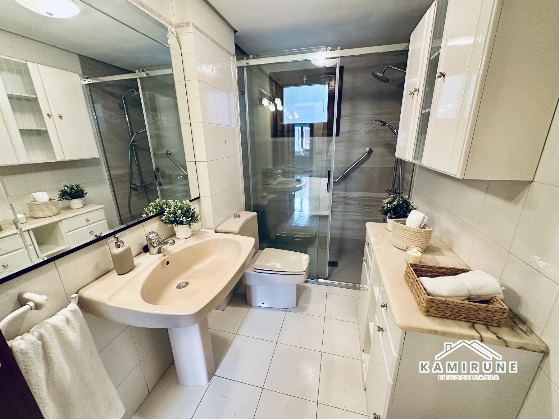 For sale of flat in Portugalete