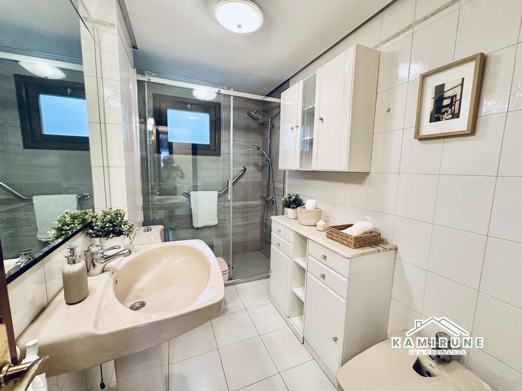 For sale of flat in Portugalete