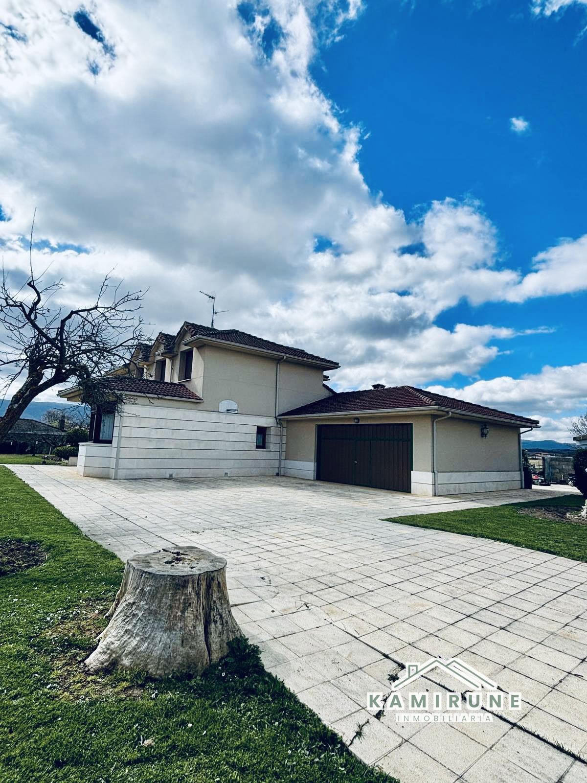 Venta de casa en Medina de Pomar