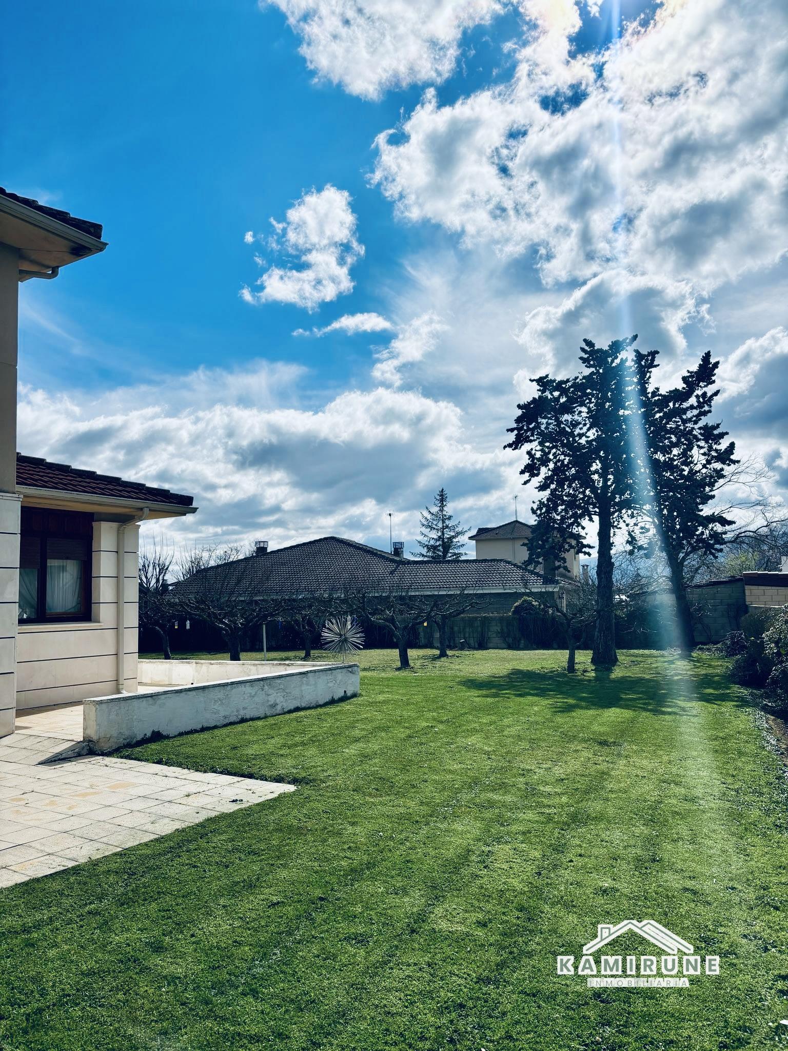 Venta de casa en Medina de Pomar