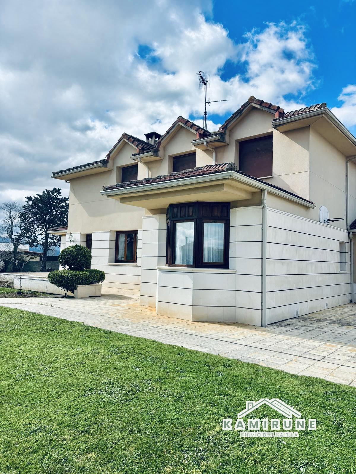 Venta de casa en Medina de Pomar