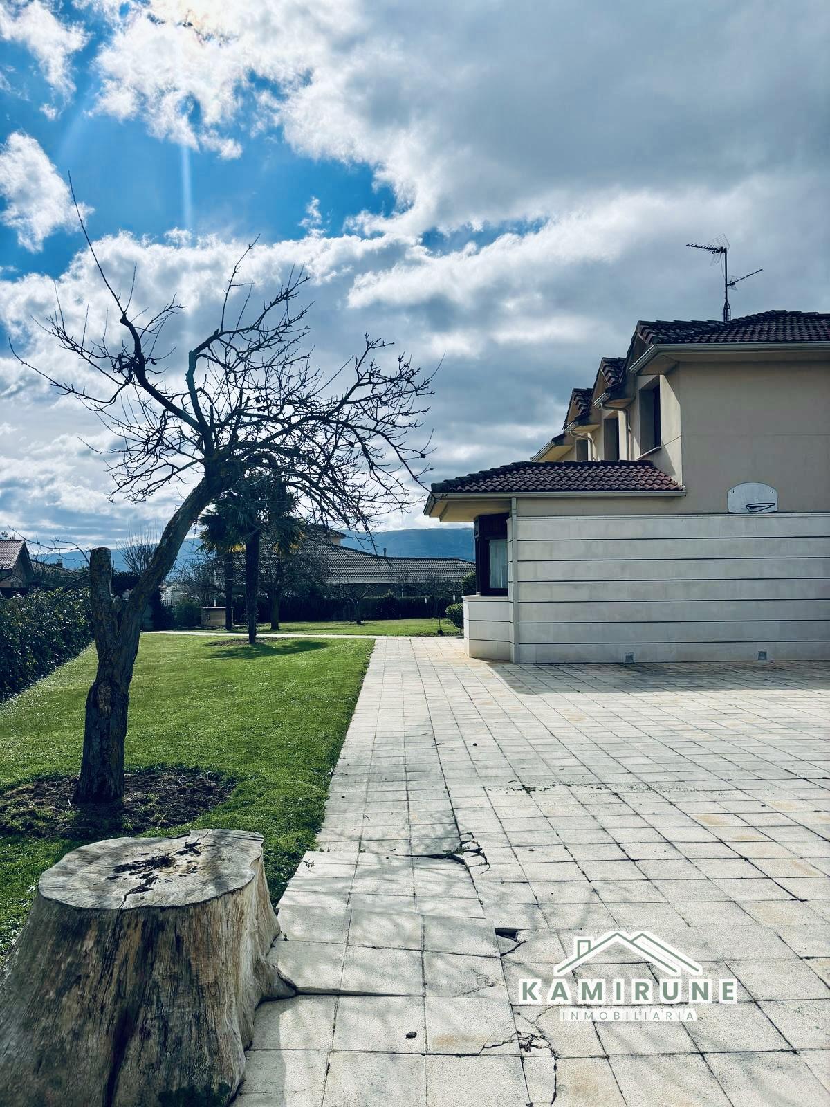 Venta de casa en Medina de Pomar