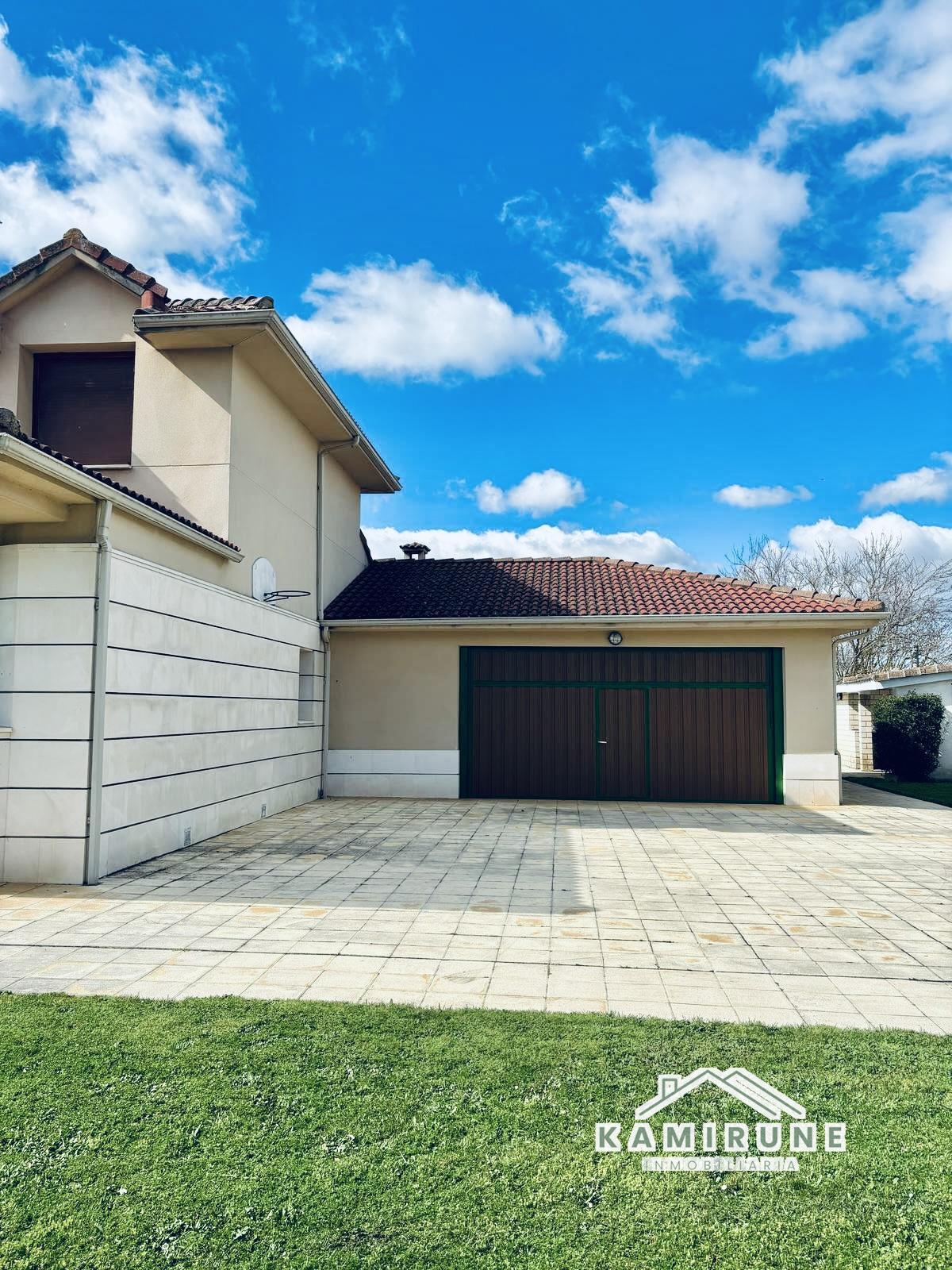 Venta de casa en Medina de Pomar