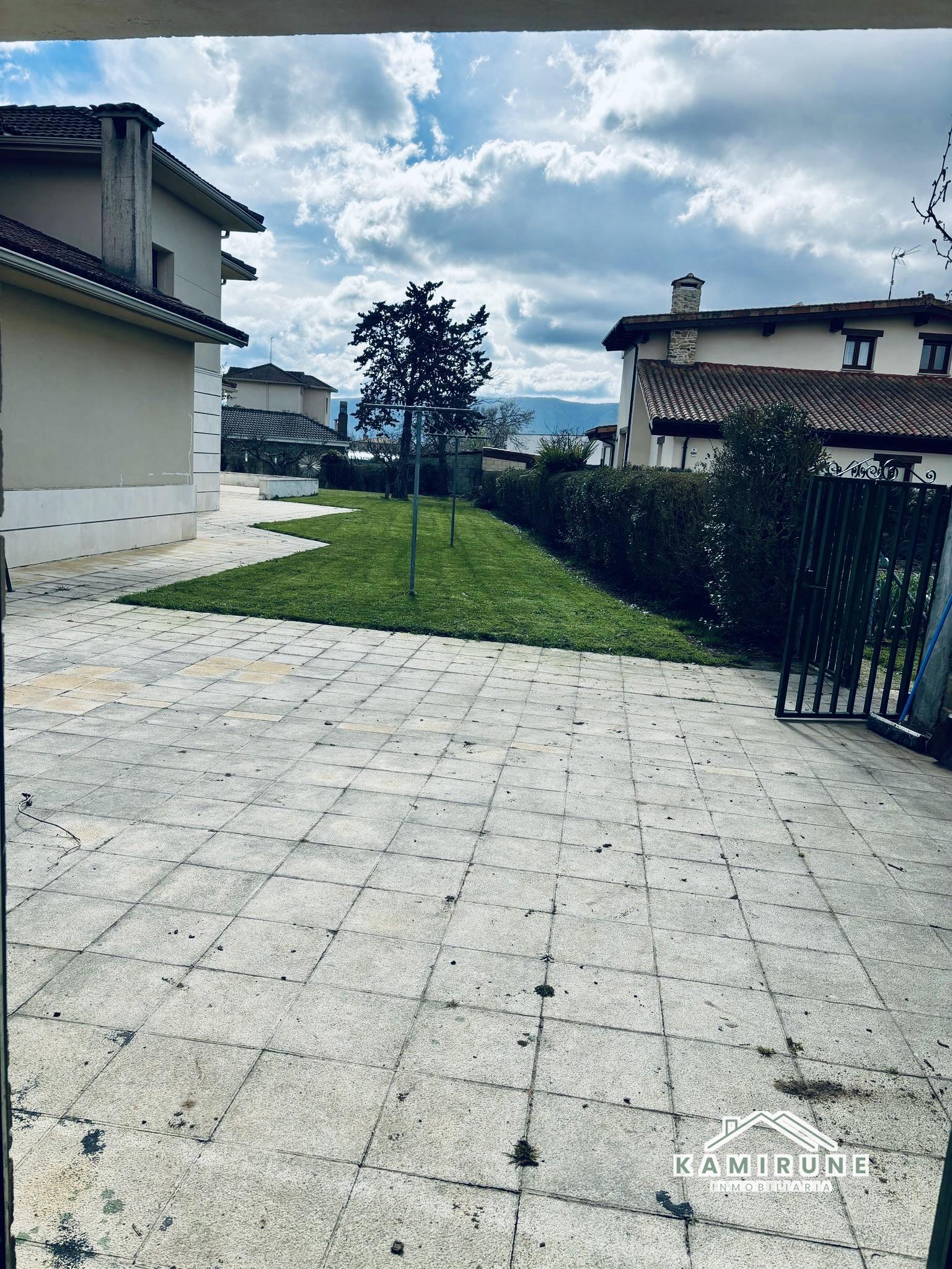 Venta de casa en Medina de Pomar