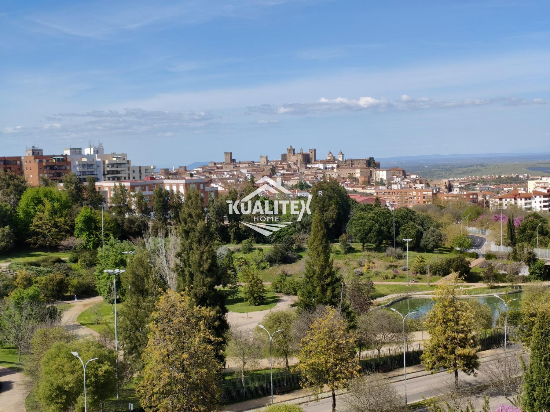 For rent of duplex in Cáceres