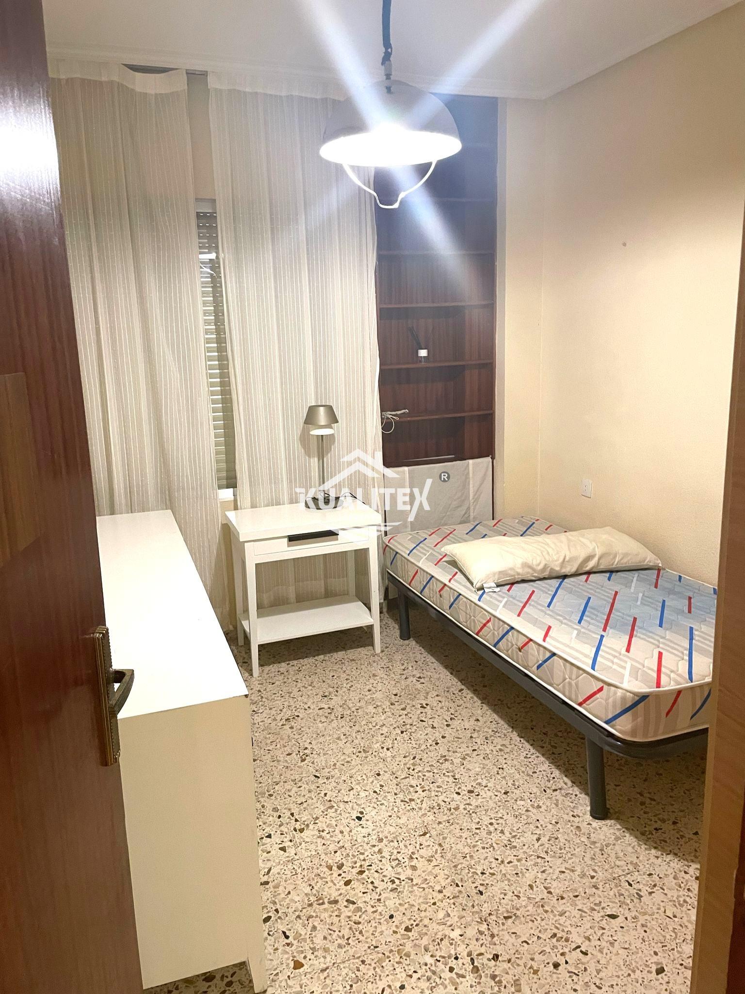 For sale of flat in Cáceres