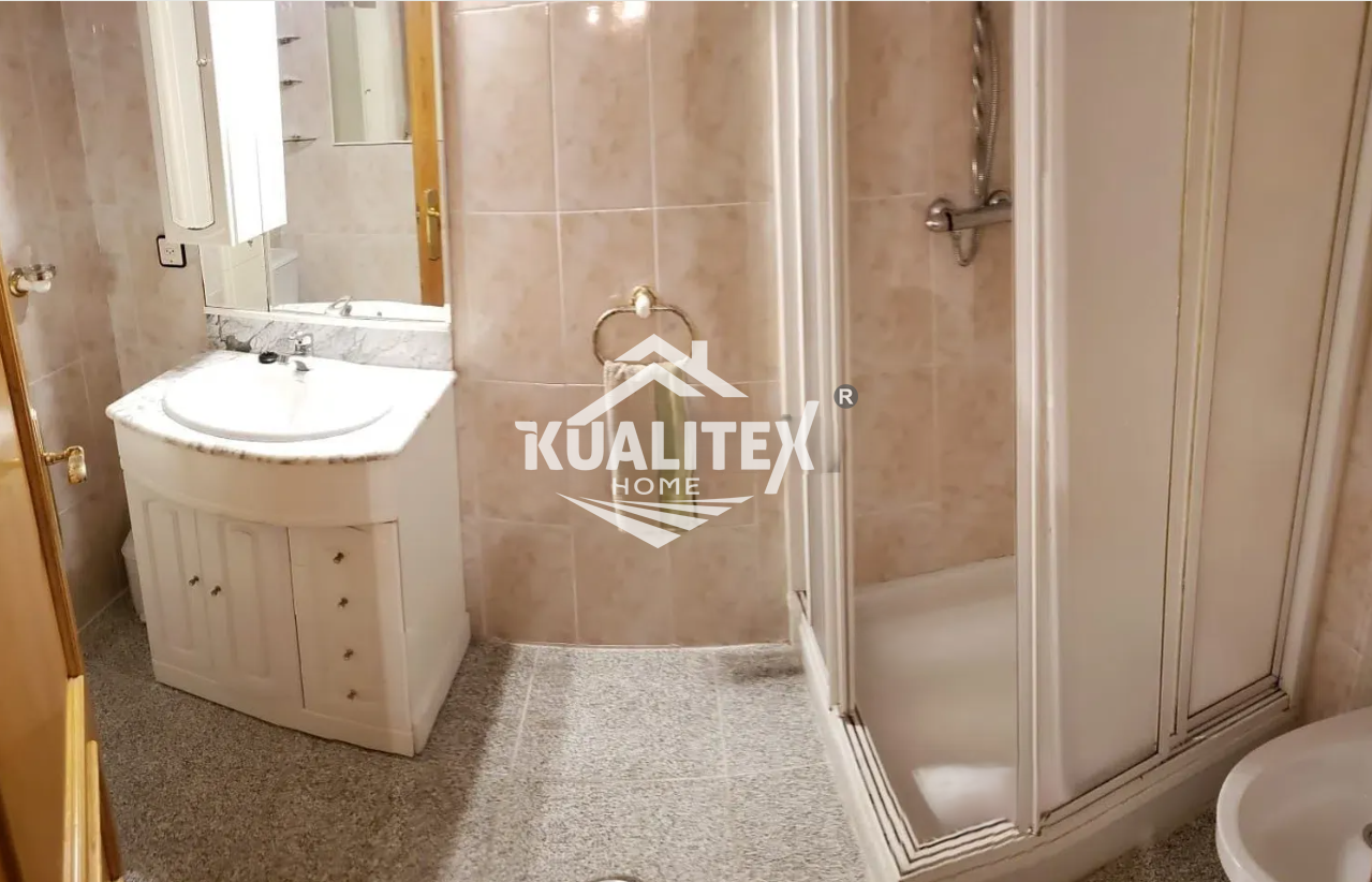 For sale of flat in Cáceres