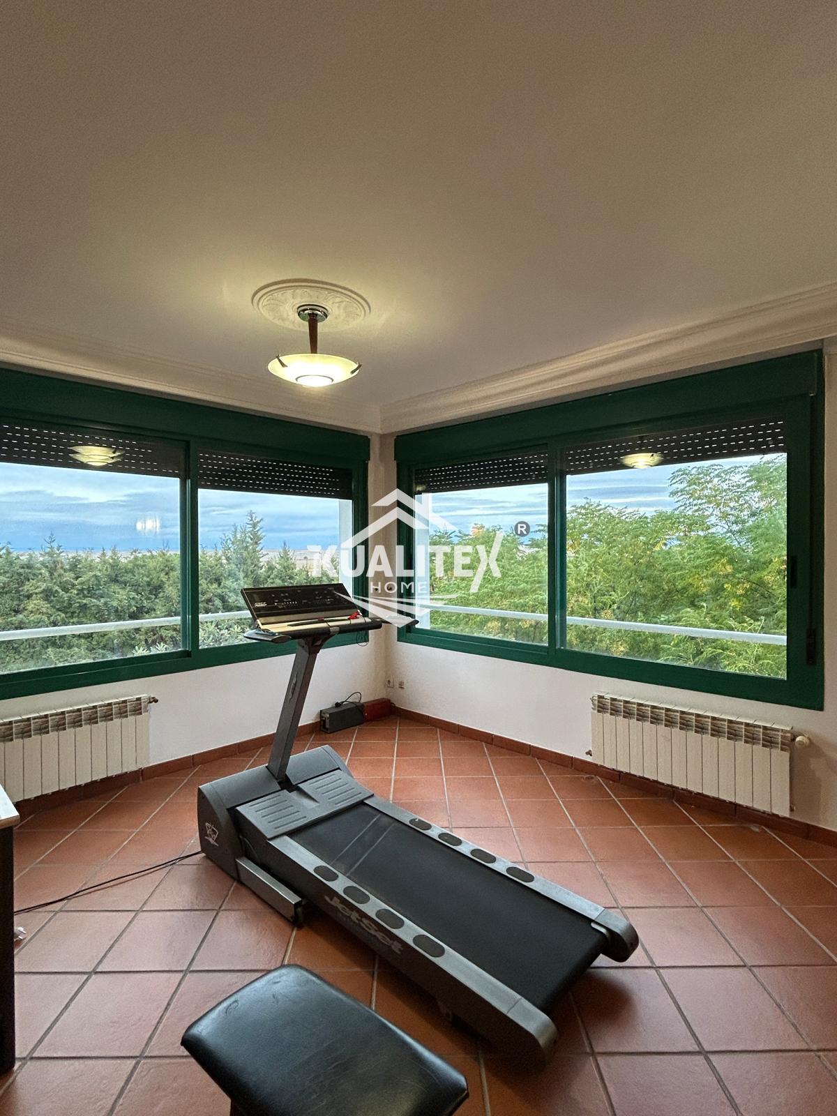 Venta de chalet en Sierra de Fuentes