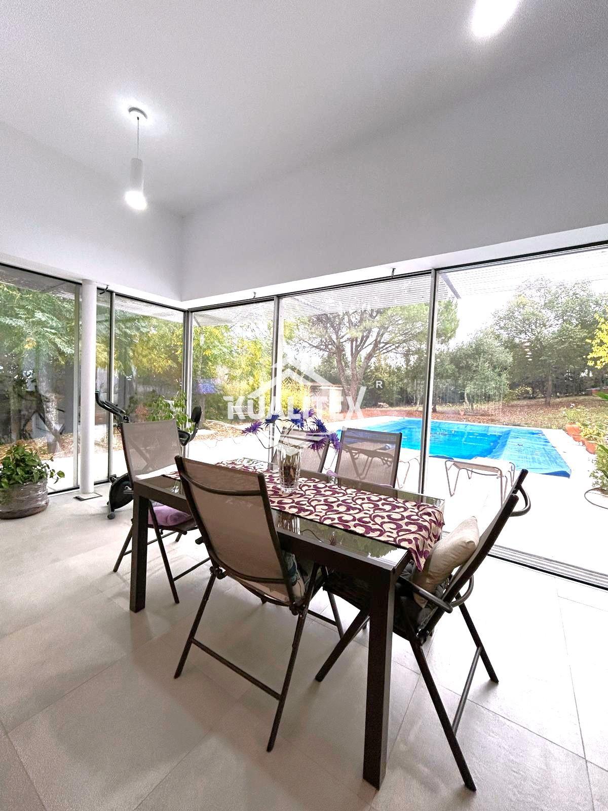 Venta de chalet en Sierra de Fuentes