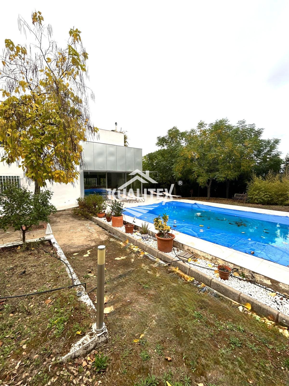 Venta de chalet en Sierra de Fuentes