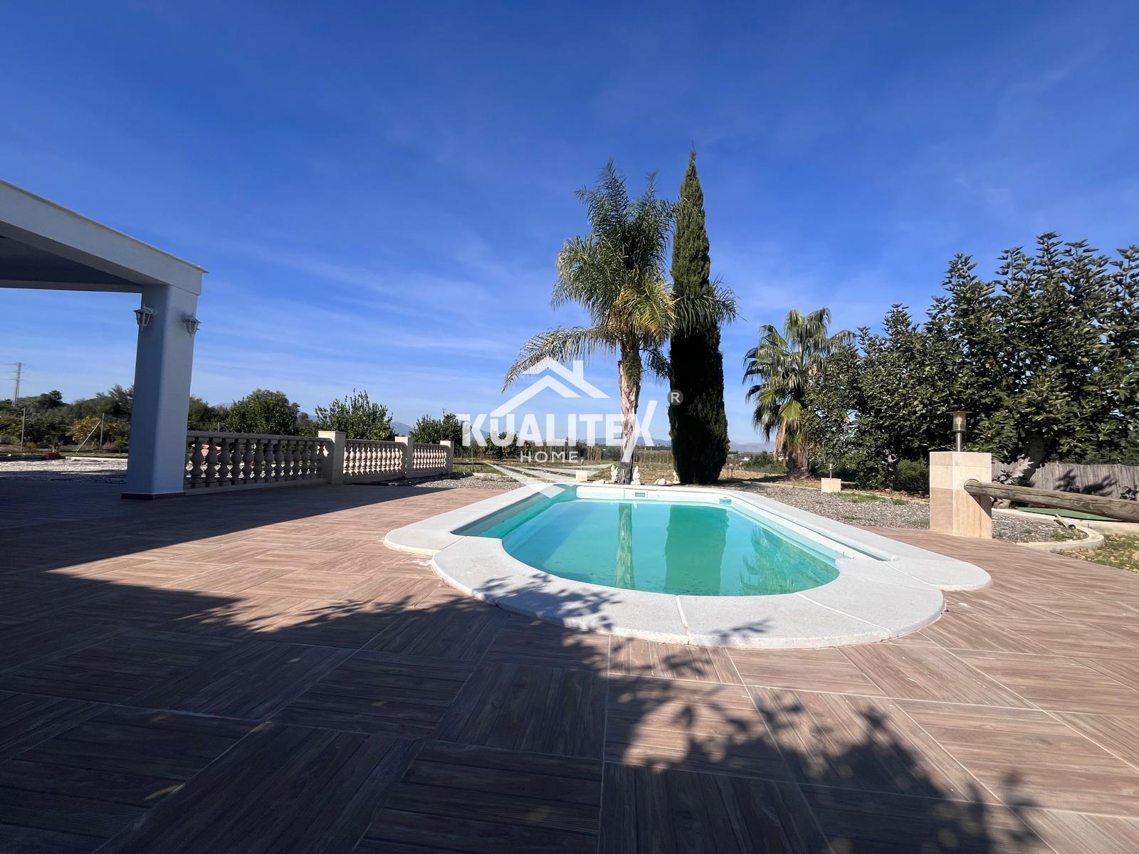 Venta de finca rústica en Coín