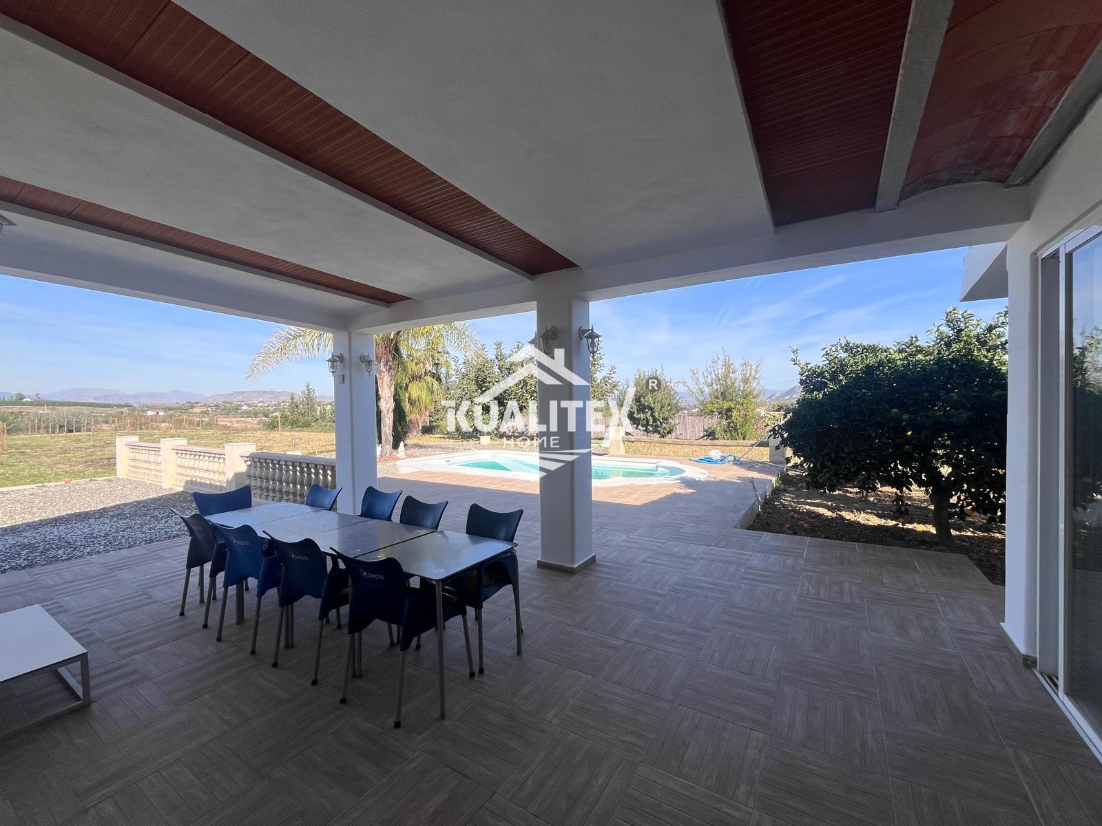 Venta de finca rústica en Coín