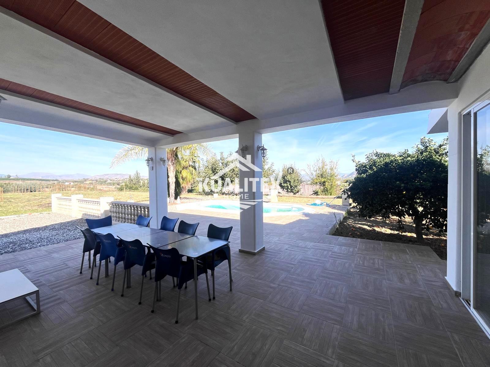 Venta de finca rústica en Coín