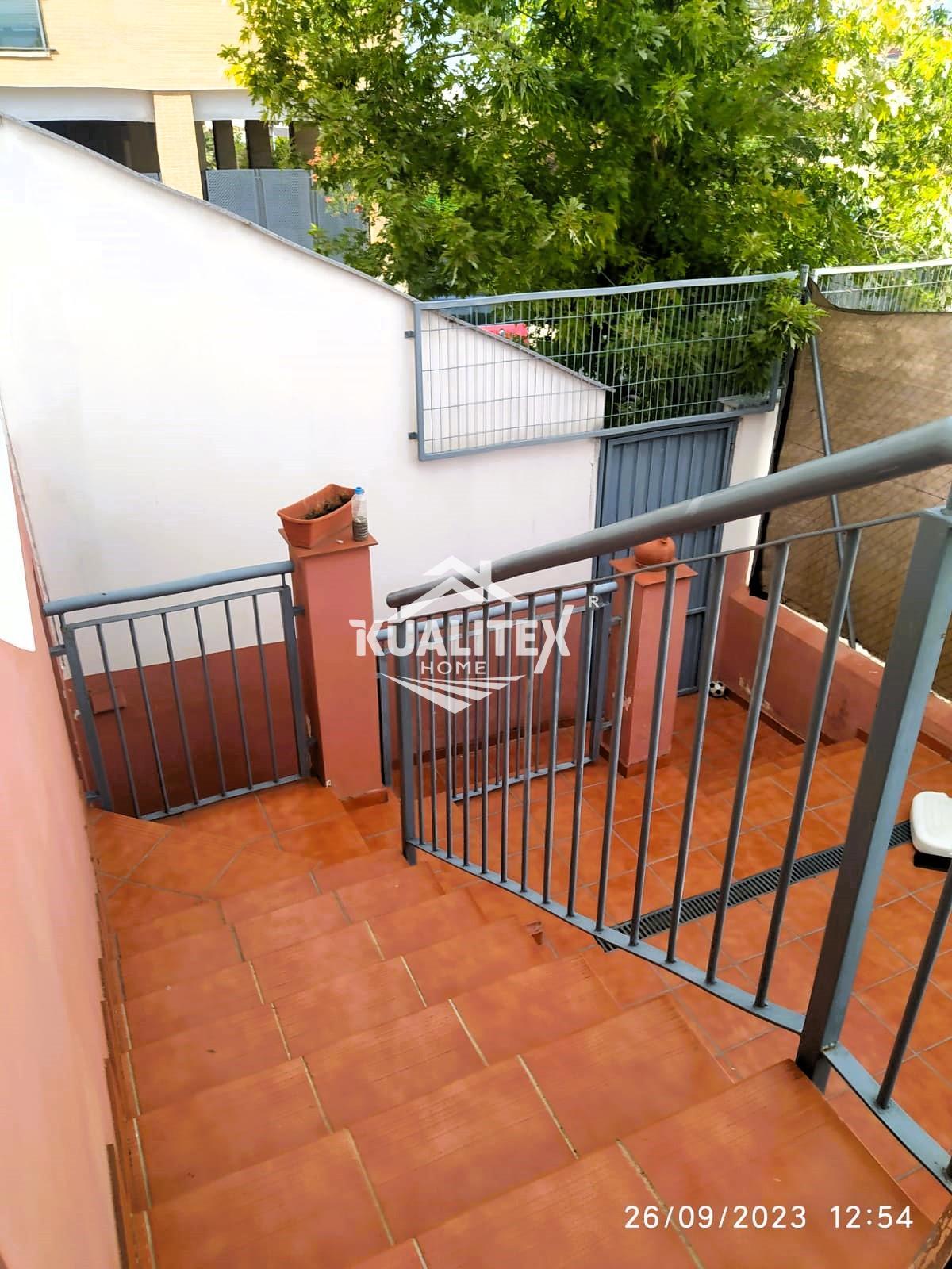 For sale of chalet in Cáceres
