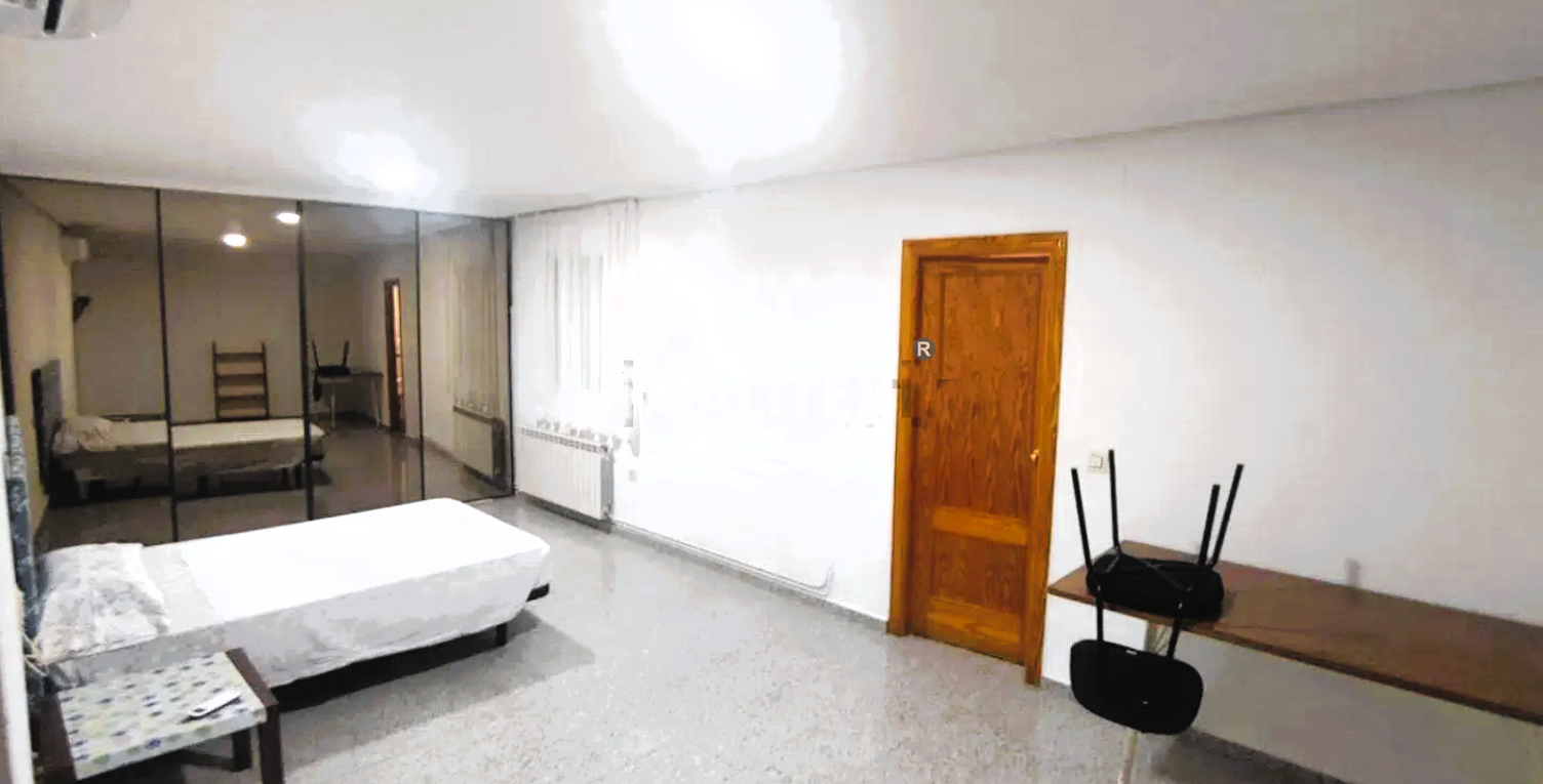 Zu verkaufen von duplex in
 Cáceres