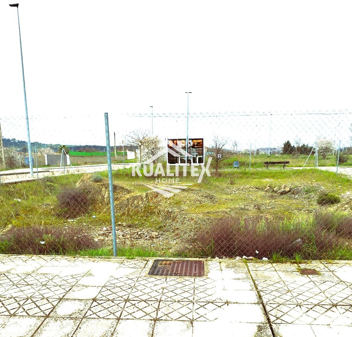 For sale of land in Cáceres