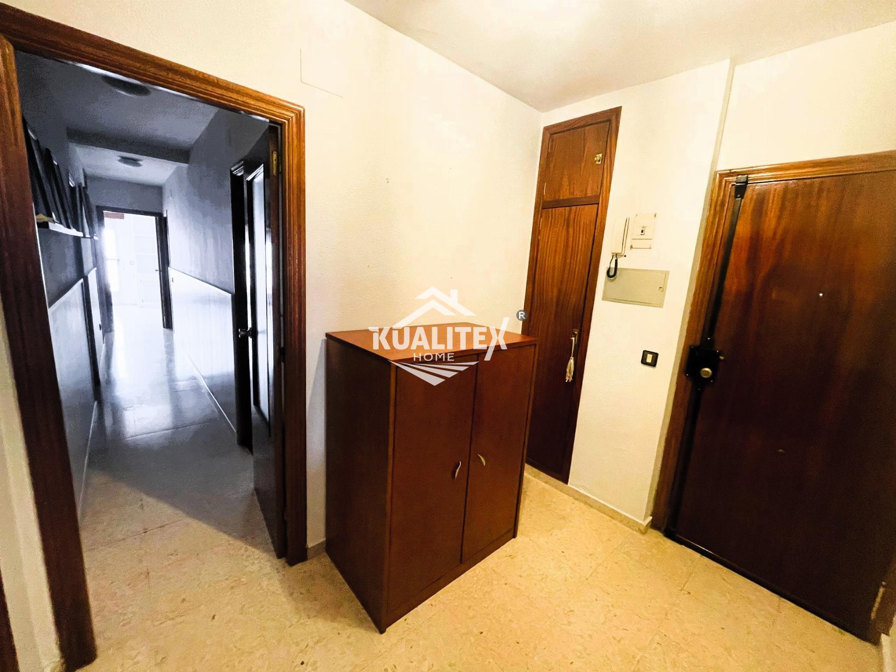 For sale of flat in Cáceres