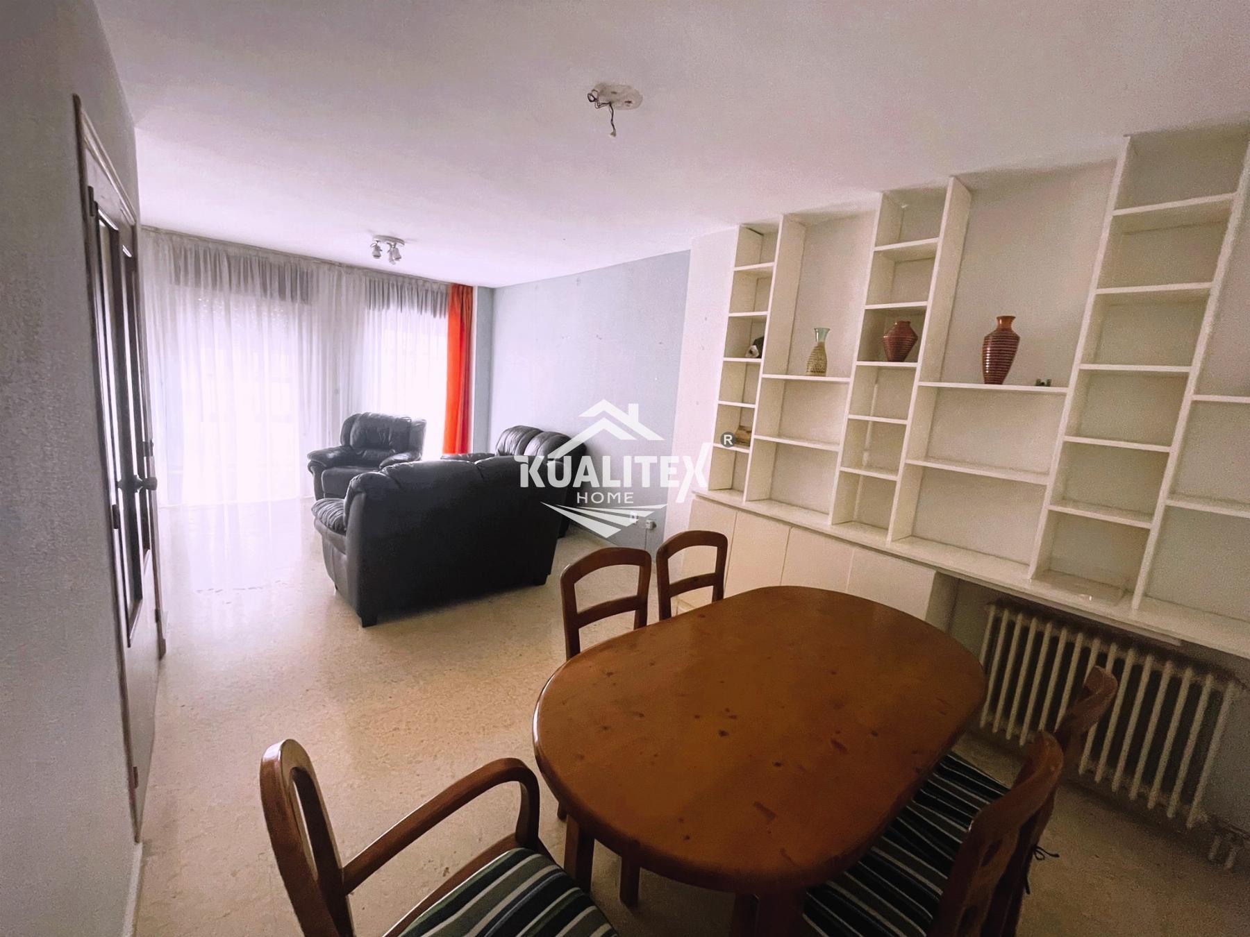 For sale of flat in Cáceres
