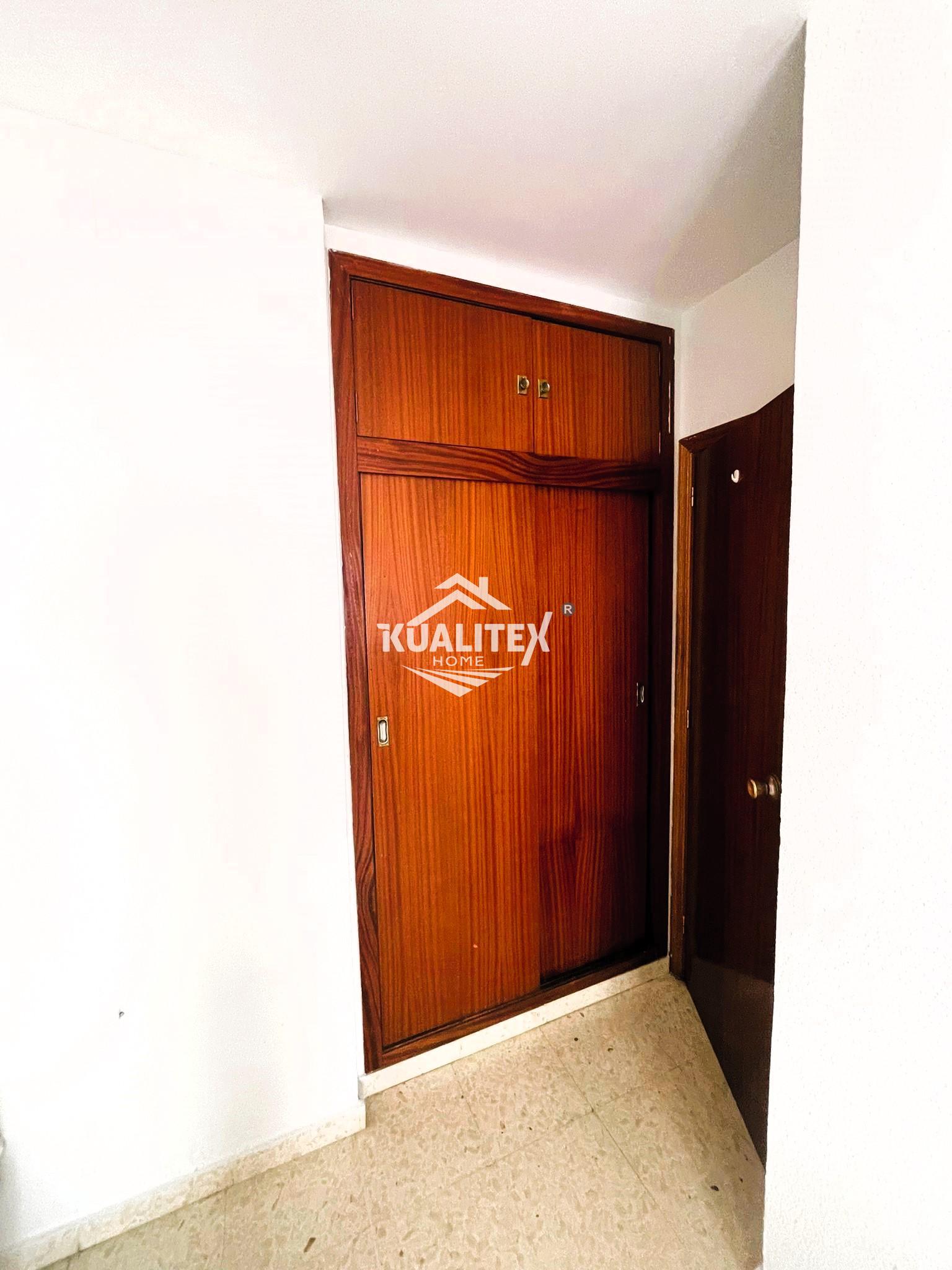 For sale of flat in Cáceres