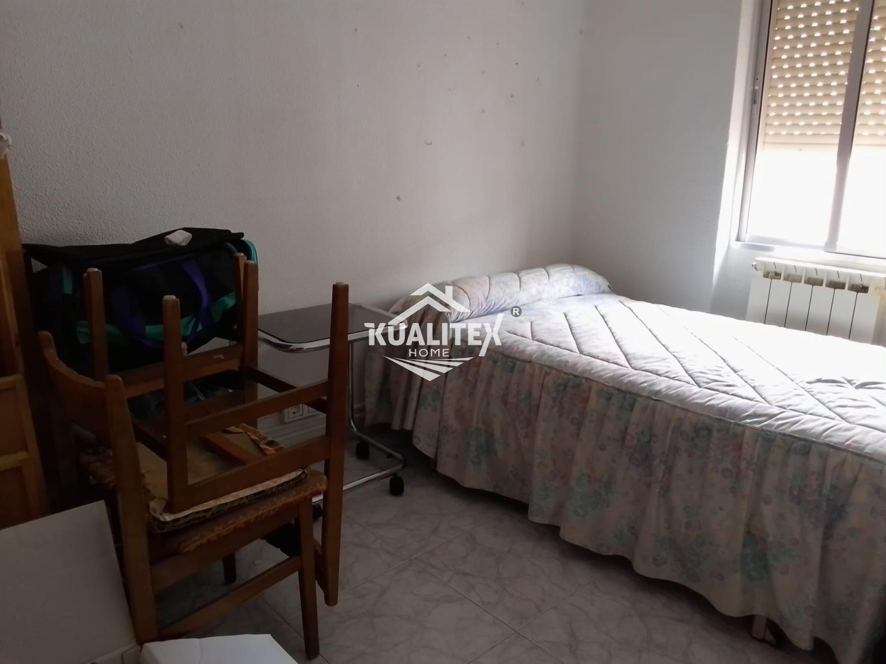 For sale of flat in Cáceres