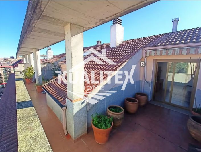 Zu verkaufen von duplex in
 Cáceres