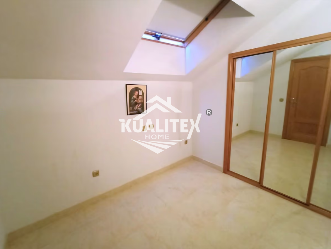 For sale of duplex in Cáceres