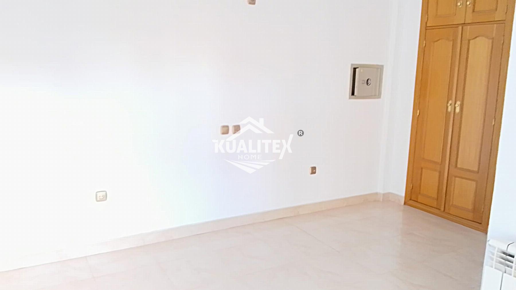 For sale of duplex in Cáceres