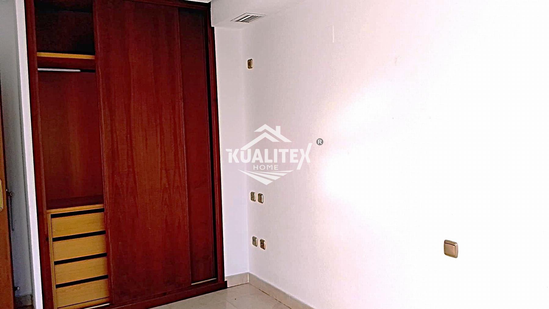 For sale of duplex in Cáceres
