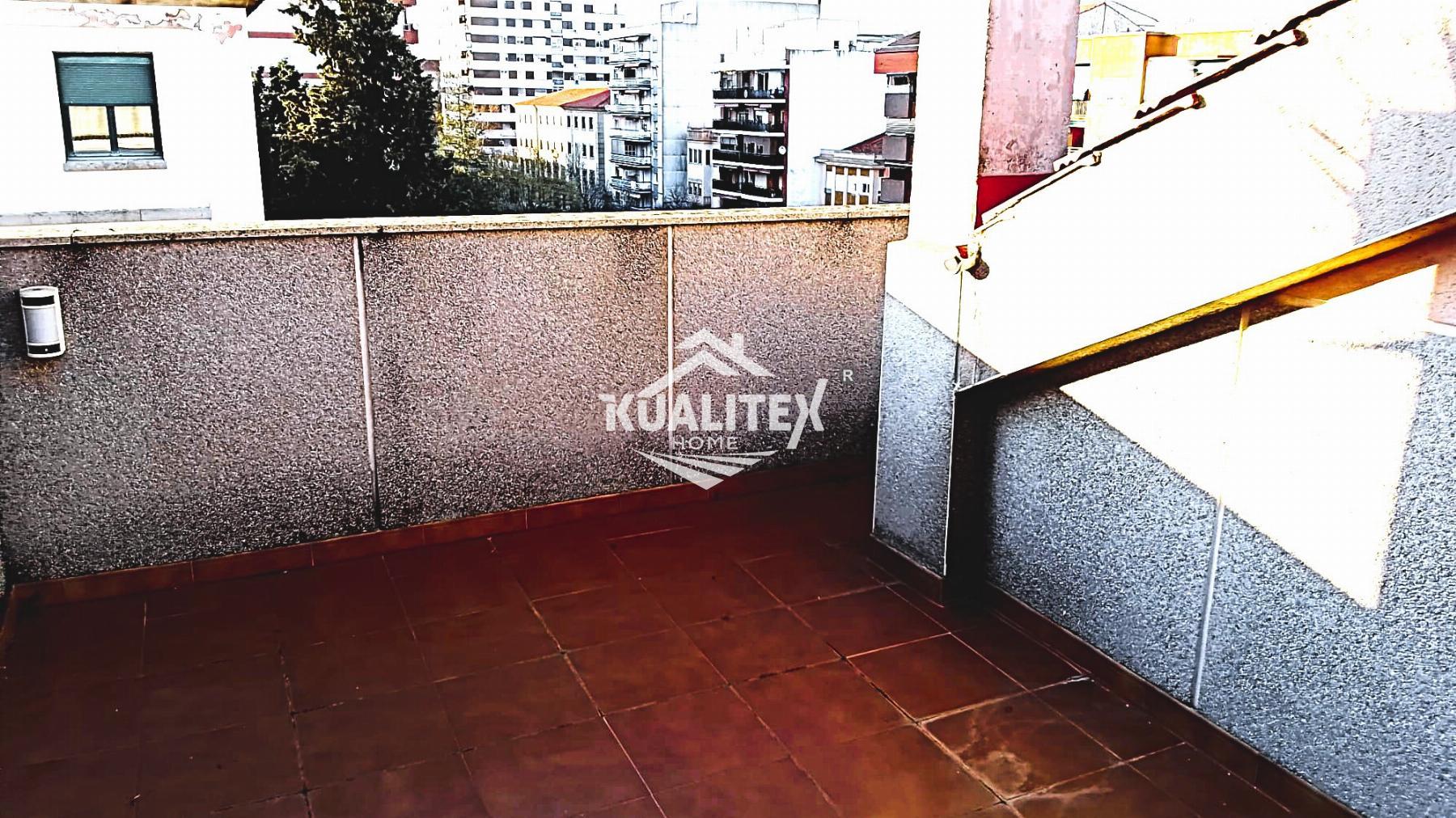 For sale of duplex in Cáceres