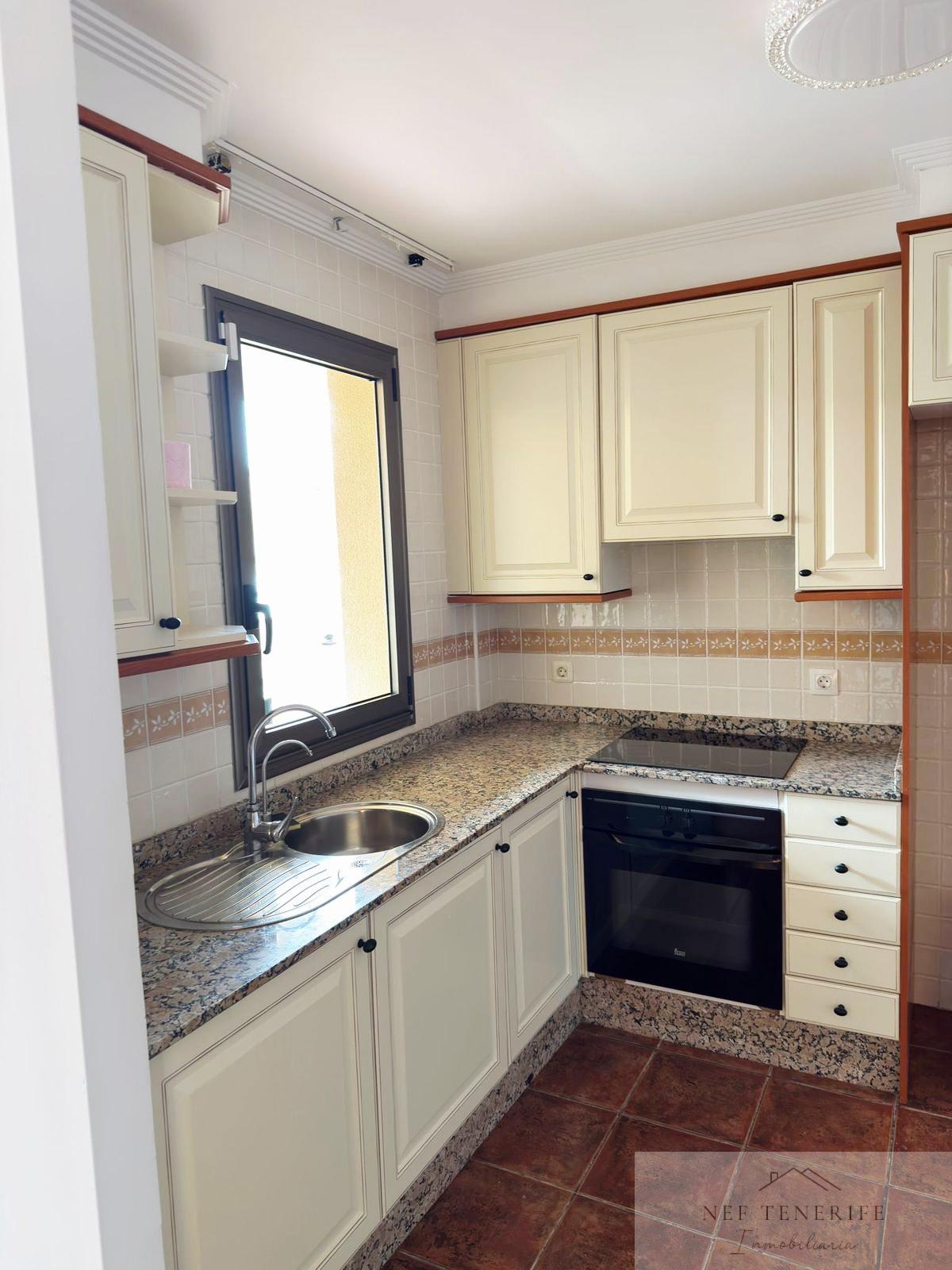 Venta de chalet en Granadilla de Abona