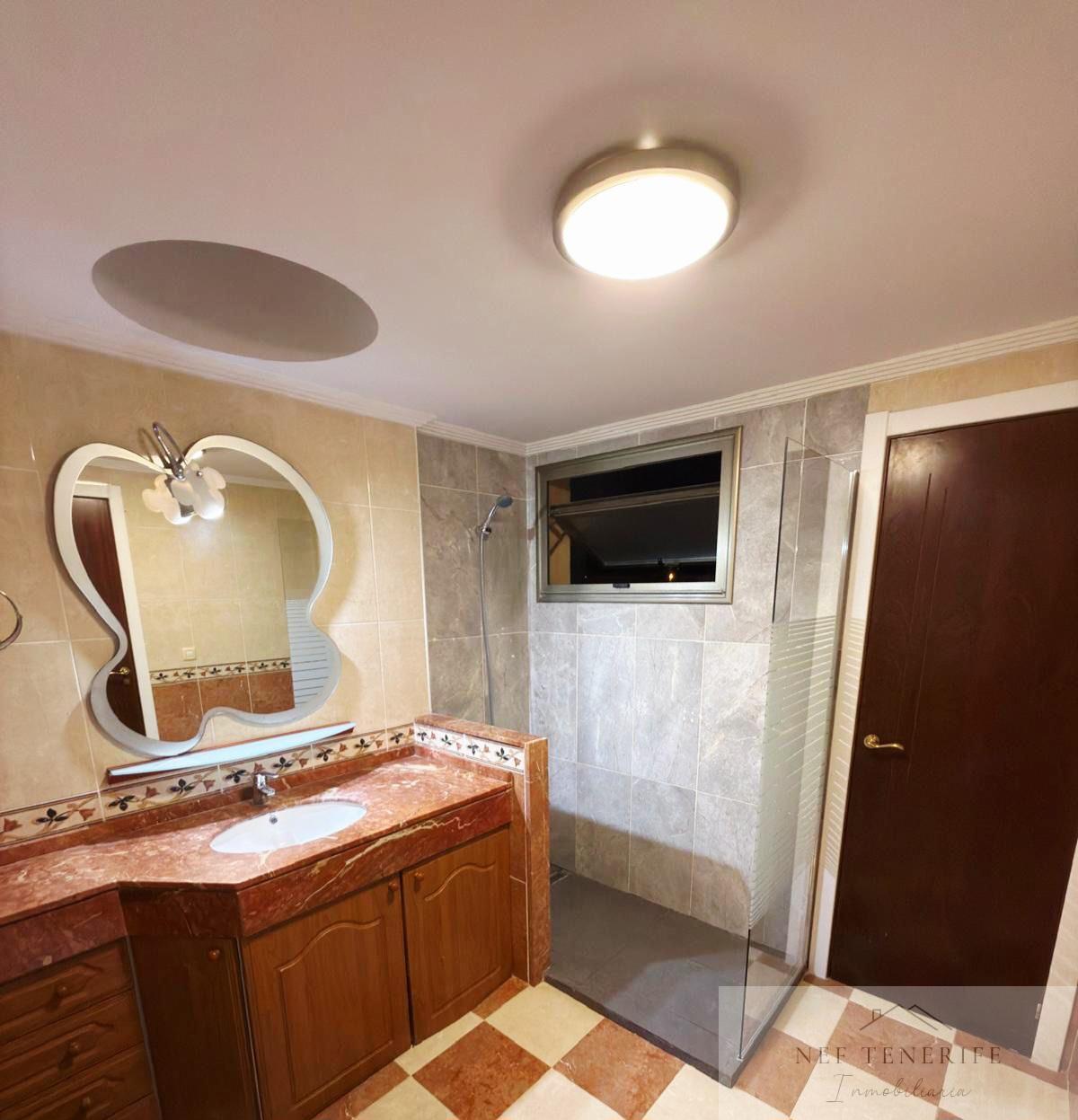 Venta de chalet en Granadilla de Abona