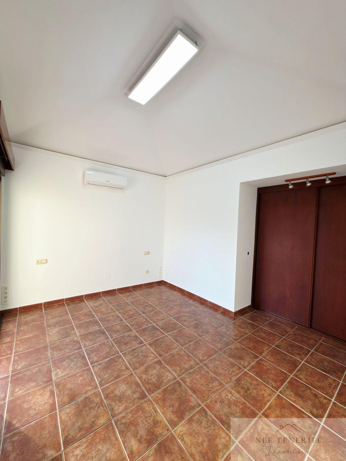 Venta de chalet en Granadilla de Abona