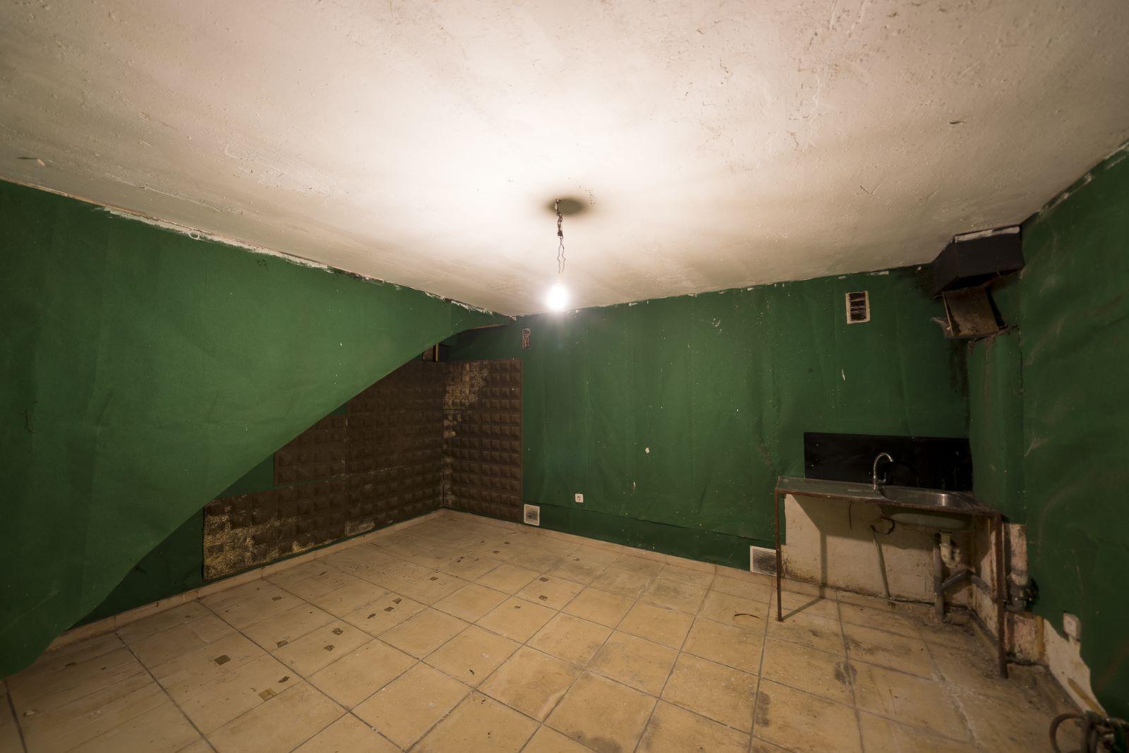 For sale of premises in Madrid