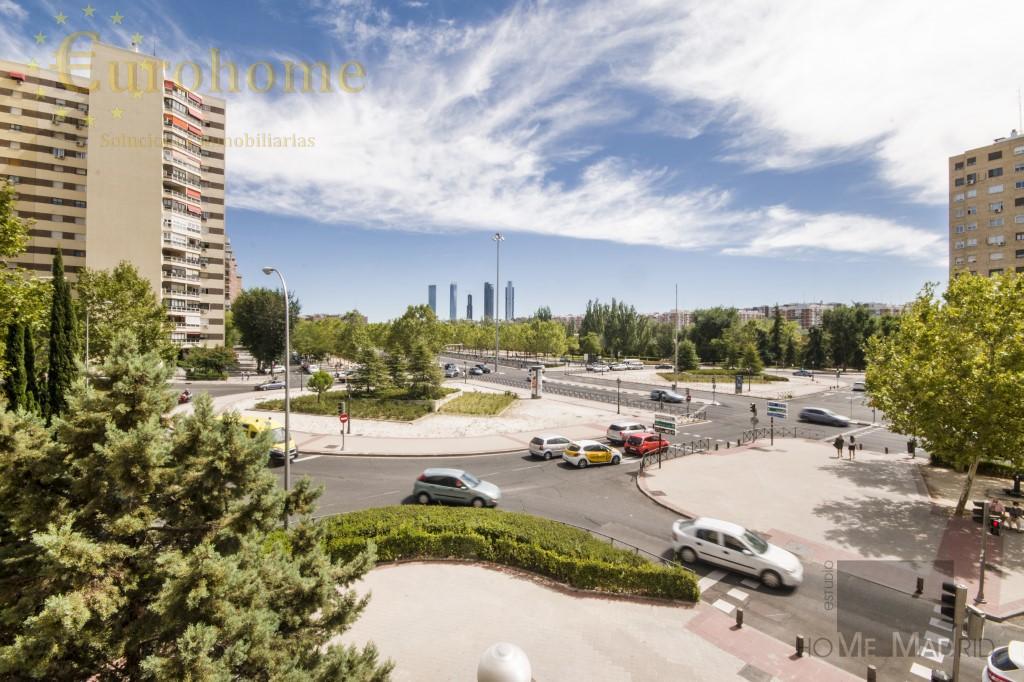 For sale of commercial in Madrid