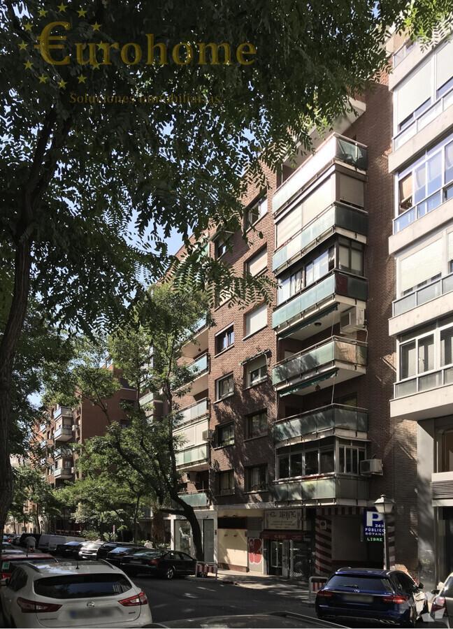 For share of commercial in Madrid