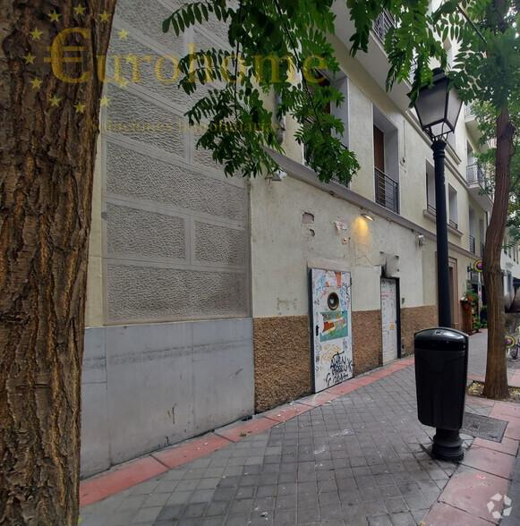 For share of commercial in Madrid
