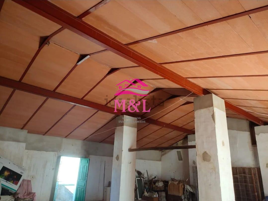 Venta de casa en Mirandilla