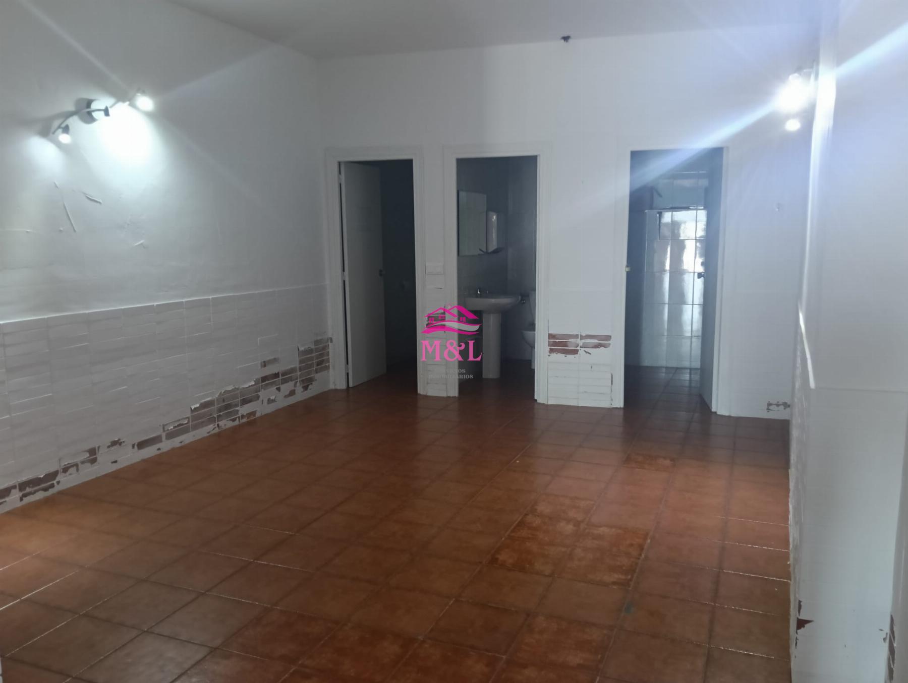 Venta de local en Don Álvaro