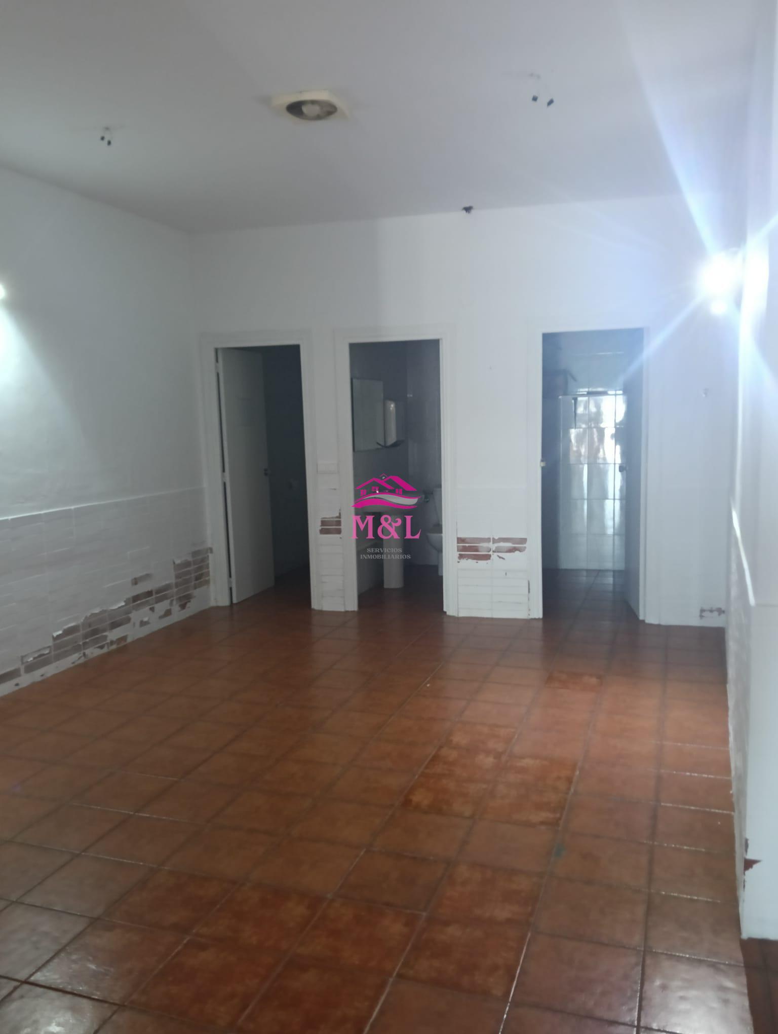 Venta de local en Don Álvaro