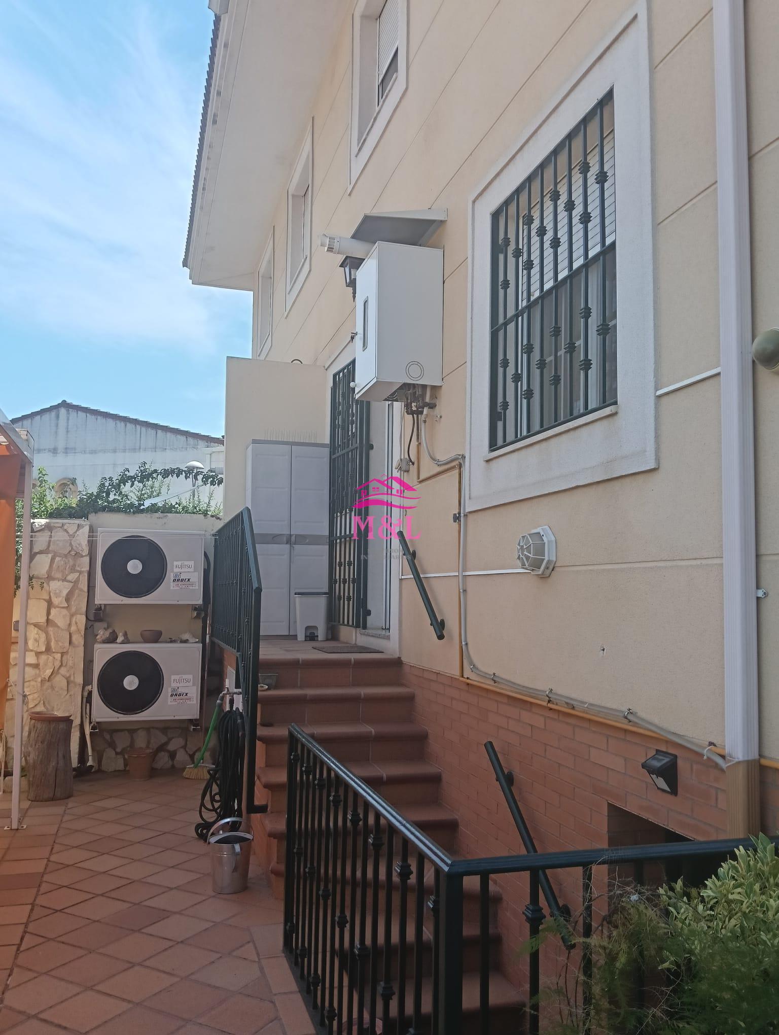 For sale of chalet in Mérida