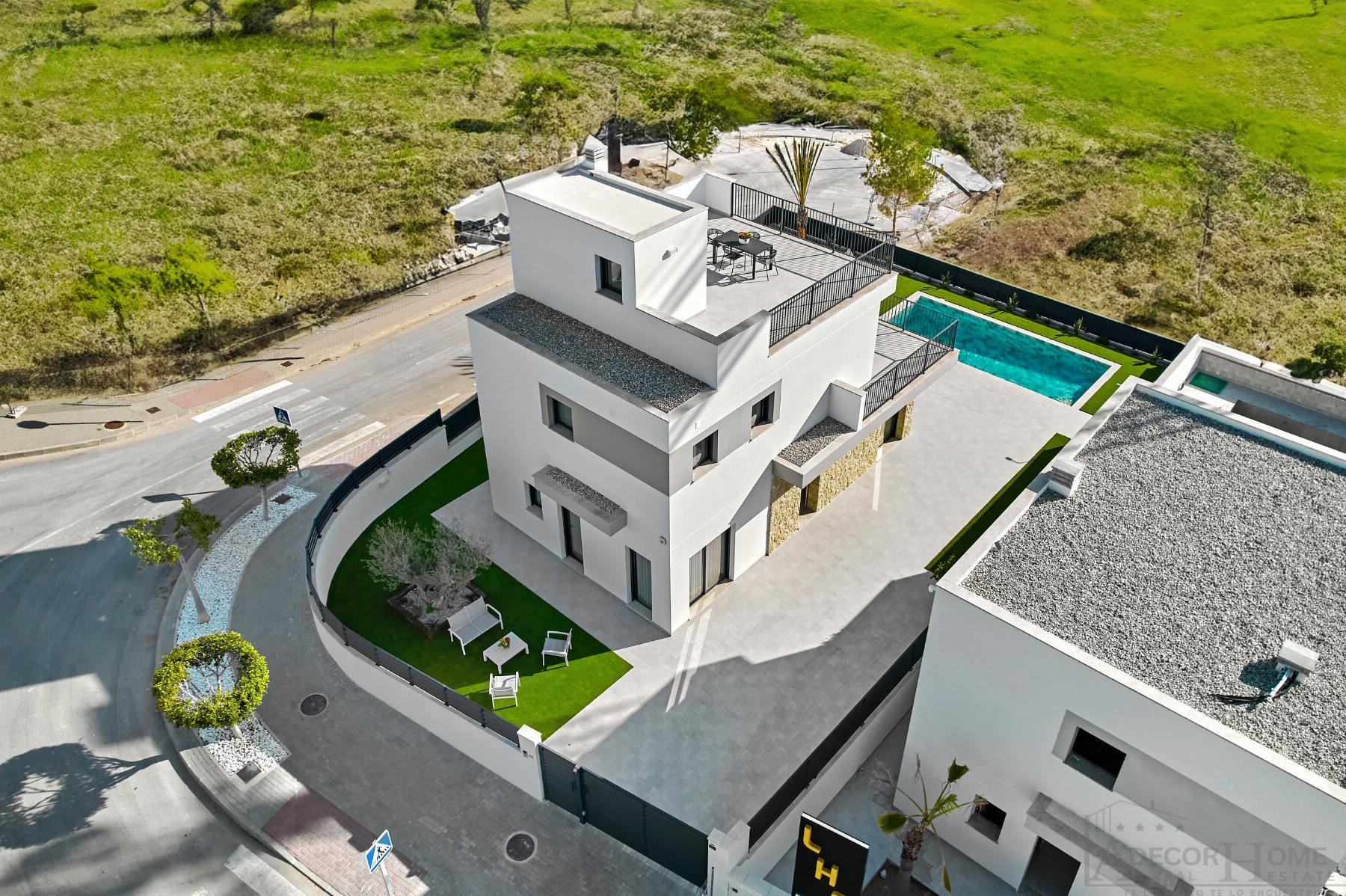 Köp av chalet i San Miguel de Salinas