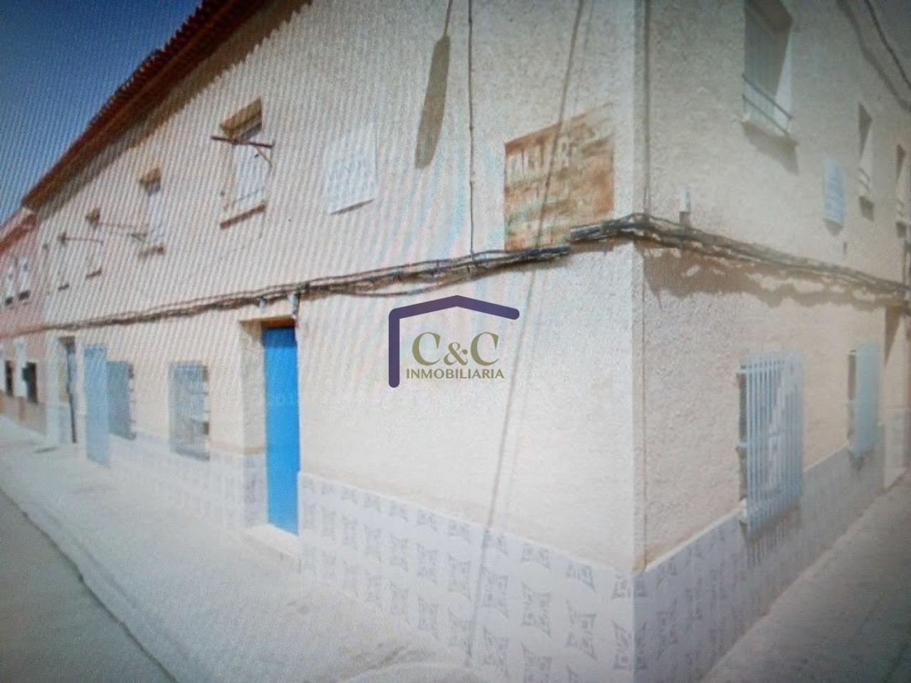 For sale of house in Manzanares