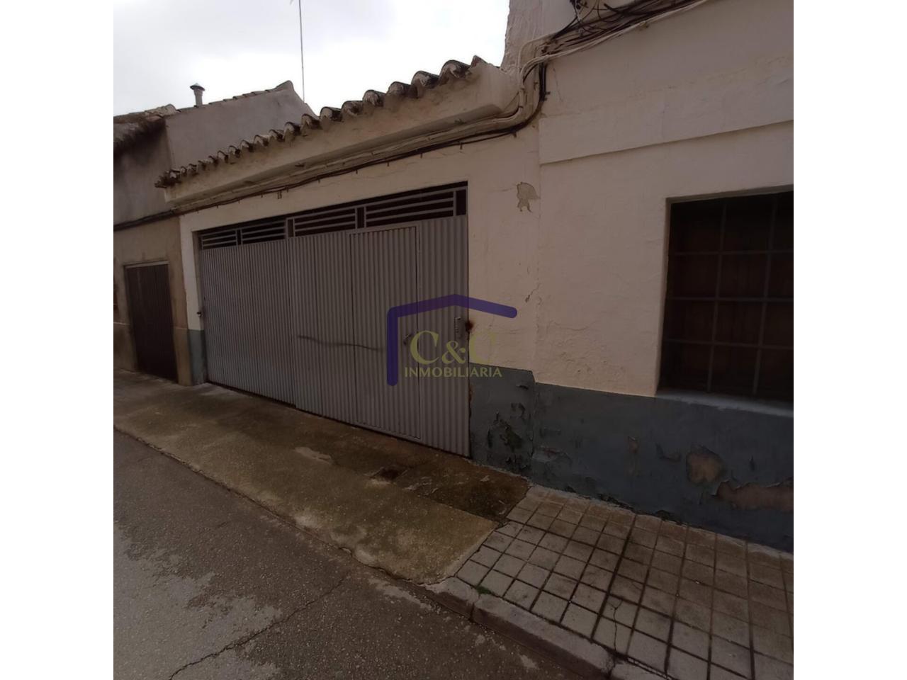 For sale of house in Manzanares