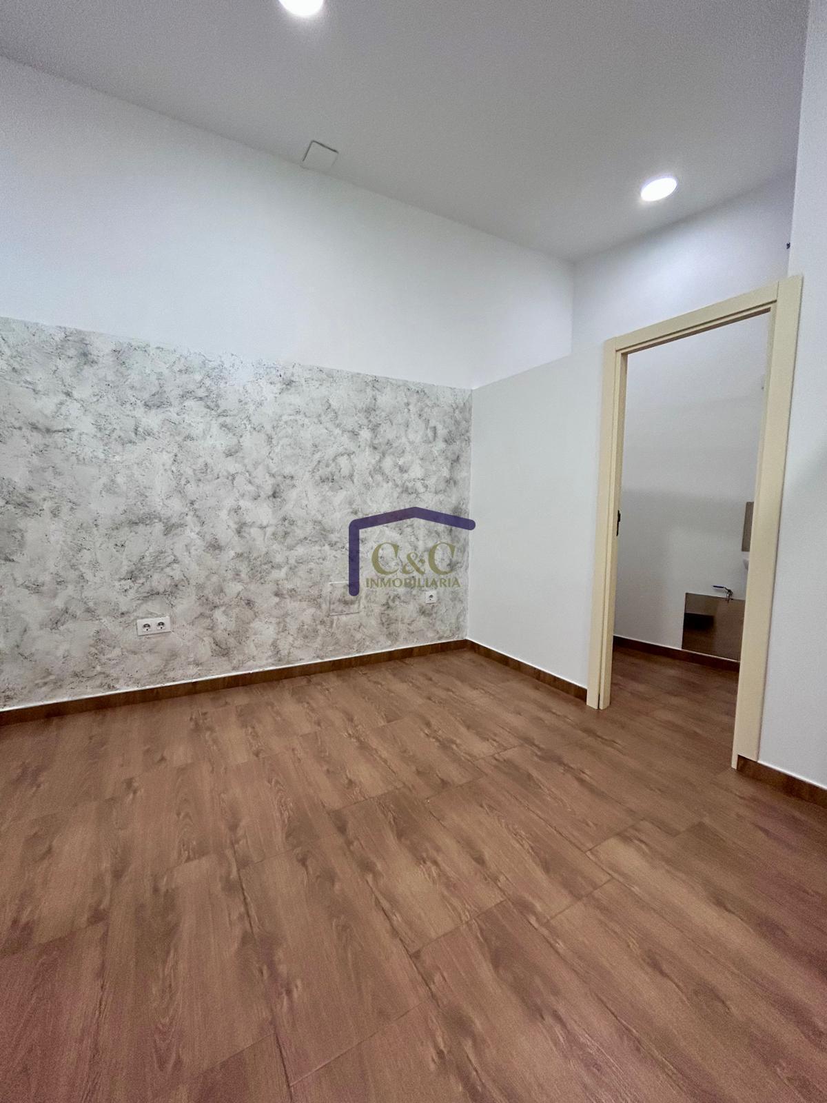 For rent of commercial in Manzanares