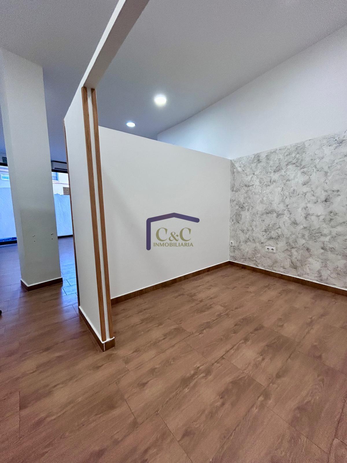For rent of commercial in Manzanares