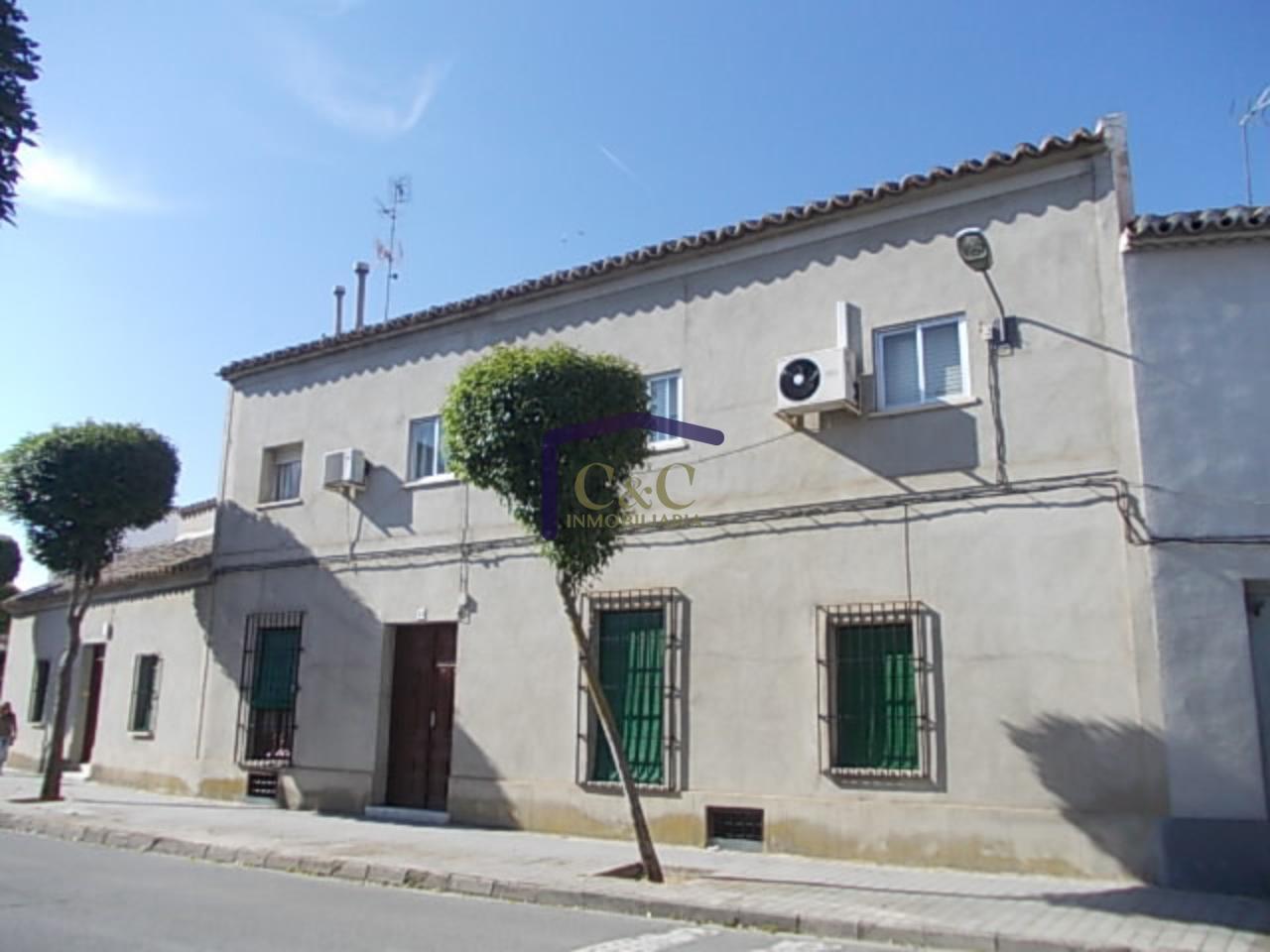 For sale of land in Manzanares