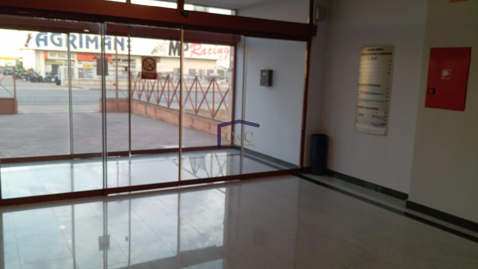 Venta de local en Manzanares