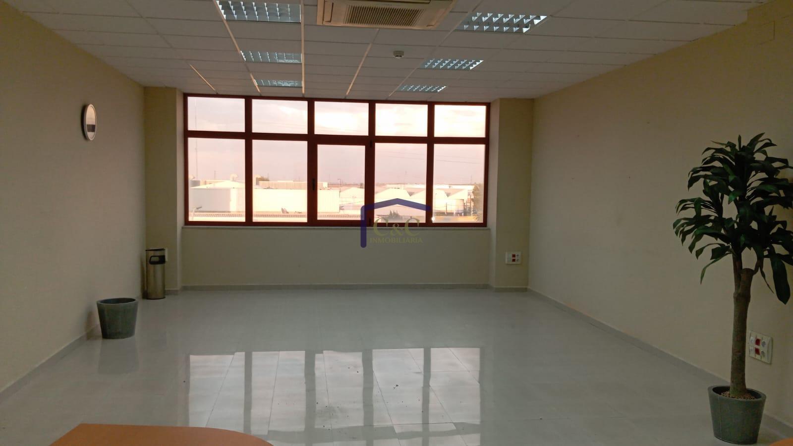 Venta de local en Manzanares